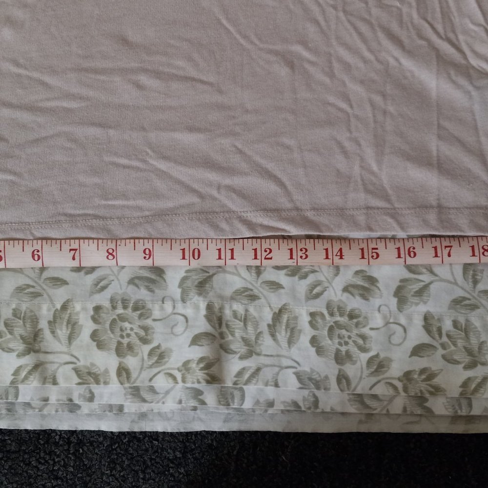 Lightweight hoodie. - Picture 5 of 7